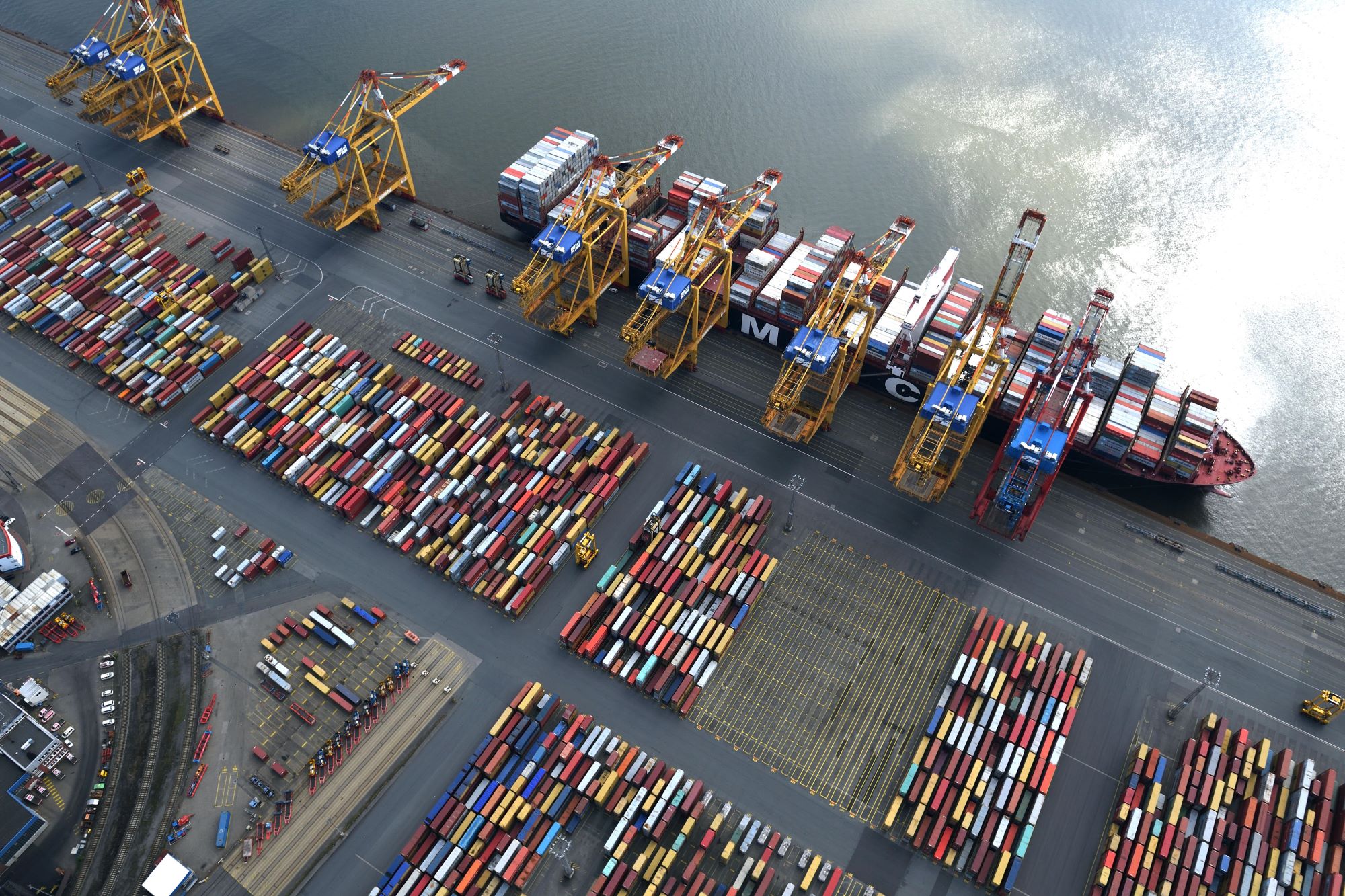 Containerhafen Luftansicht